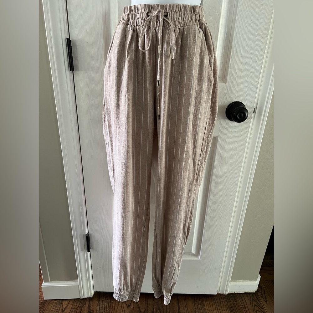 NEW Women’s Linen Joggers ReVamped Size Med Beige Pinstriped